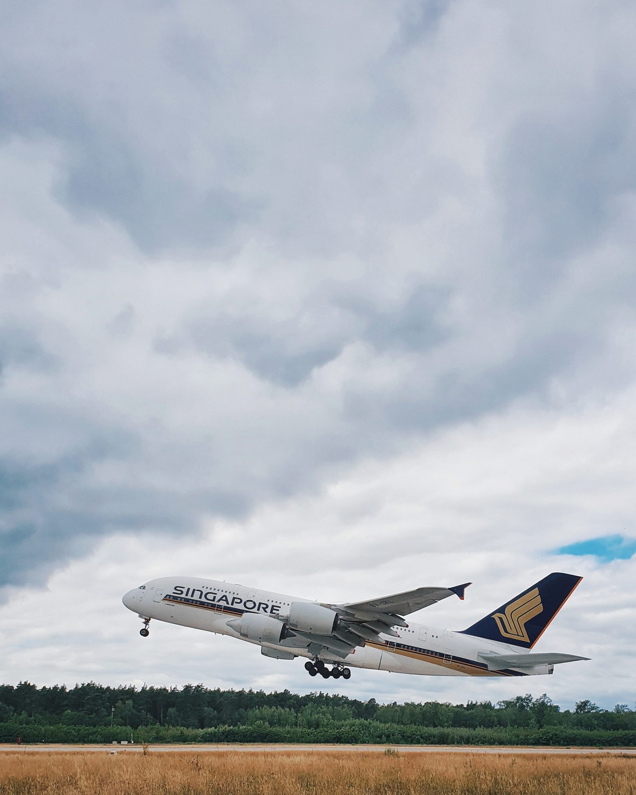 SINGAPORE AIRLINES TO RESUME A380 FLIGHTS TO LONDON