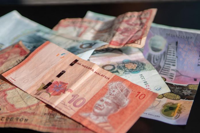 Malaysia Ringgit hits low of 3.17 vs Singapore Sing Dollar